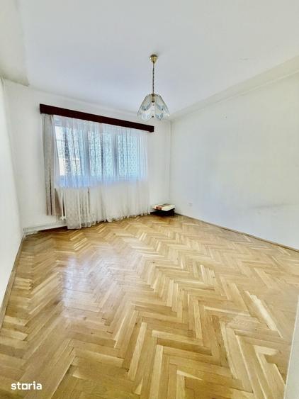 Apartament cu 3 camere decomandat în Dâmbu Pietros