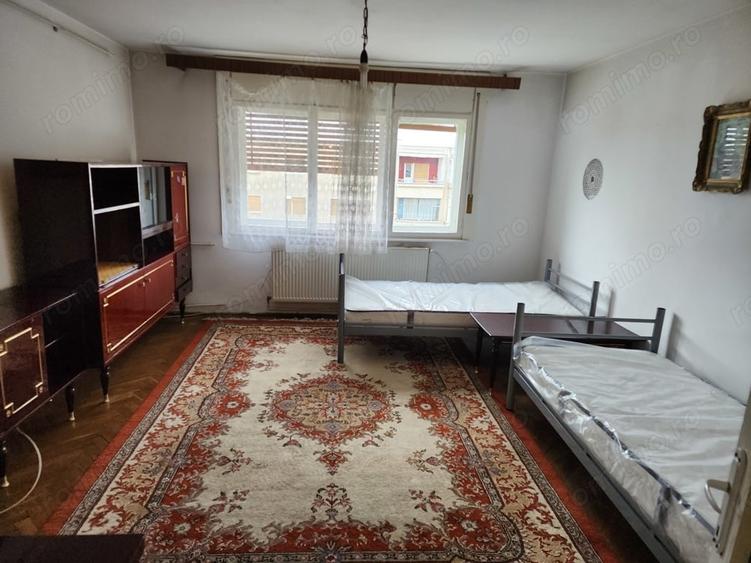 Apartament cu 3 camere decomandat în Bălcescu