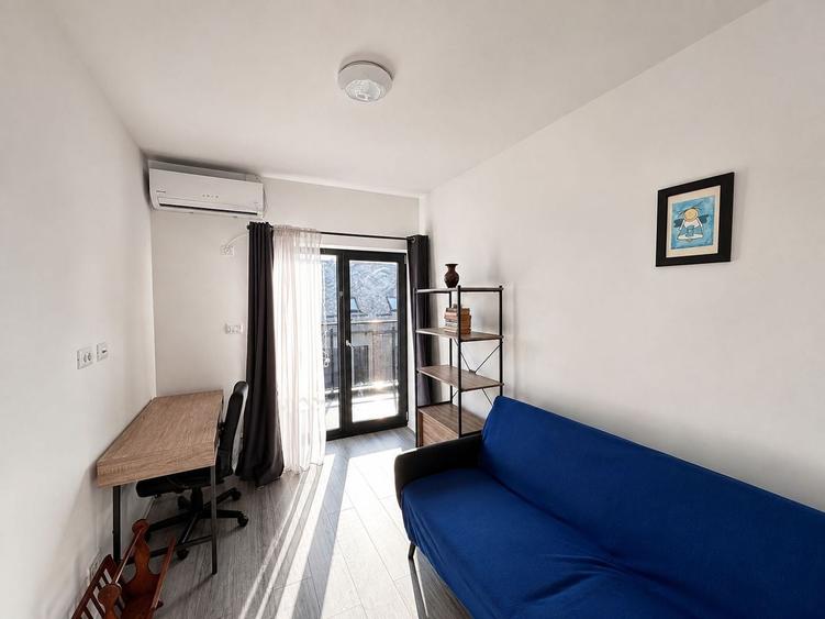 Apartament cu 3 camere decomandat, mobilat în Central