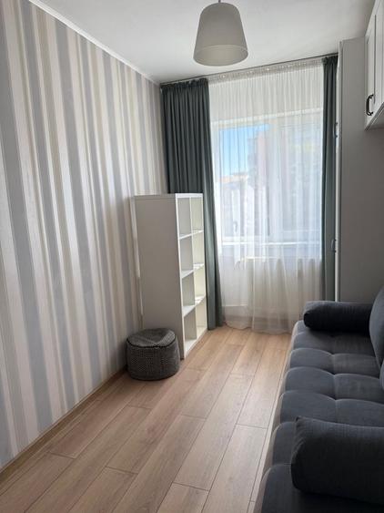 Apartament cu 3 camere semidecomandat în Central