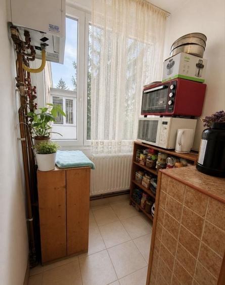 Apartament cu 3 camere decomandat în Cornișa