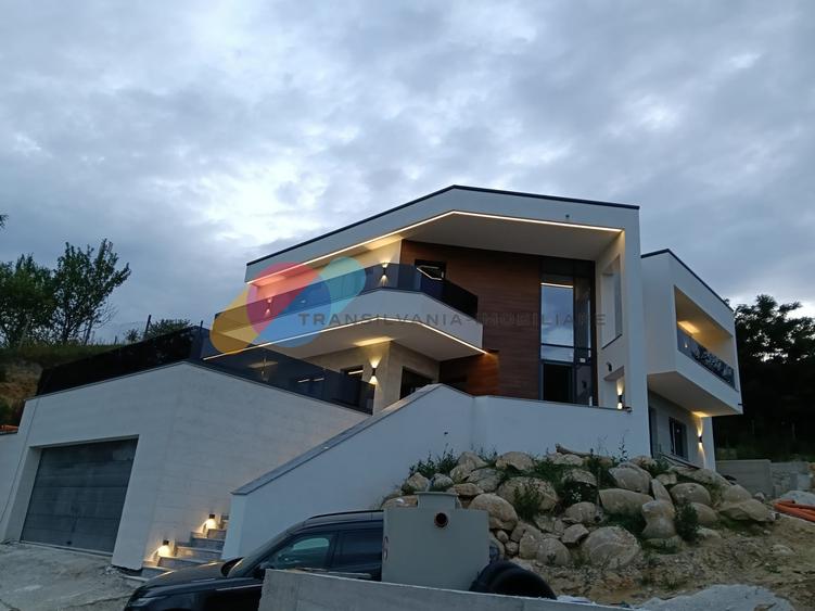 Casă individuală cu 4 camere cu Canalizare în Feleacu