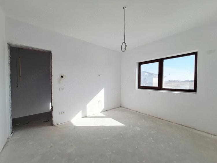 Casă cu 4 camere cu Teren 356 Mp în Moșnița Nouă