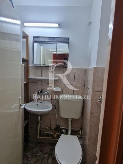Apartament cu 4 camere decomandat, mobilat în Decebal