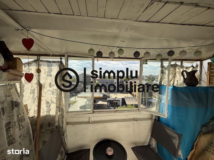 Apartament cu 3 camere decomandat în Sărari