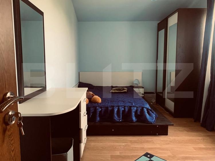 Casă individuală cu 7 camere cu Canalizare în Cârcea