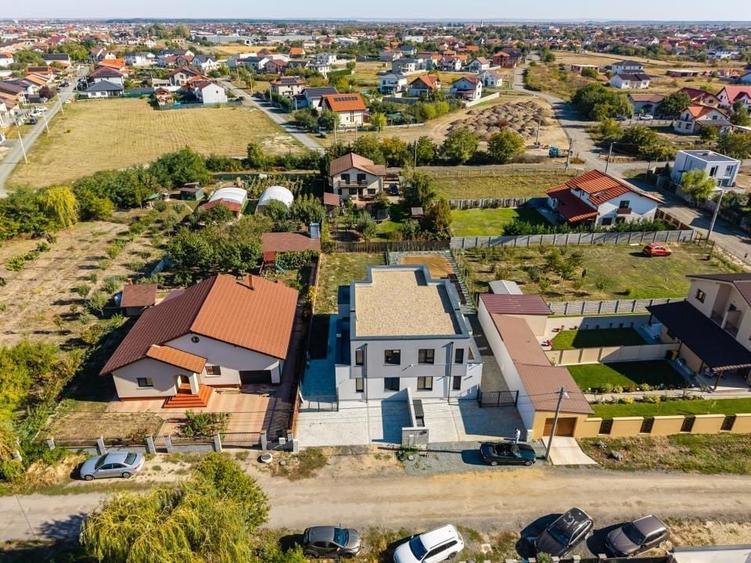 Duplex cu 4 camere cu Canalizare în Moșnița Nouă