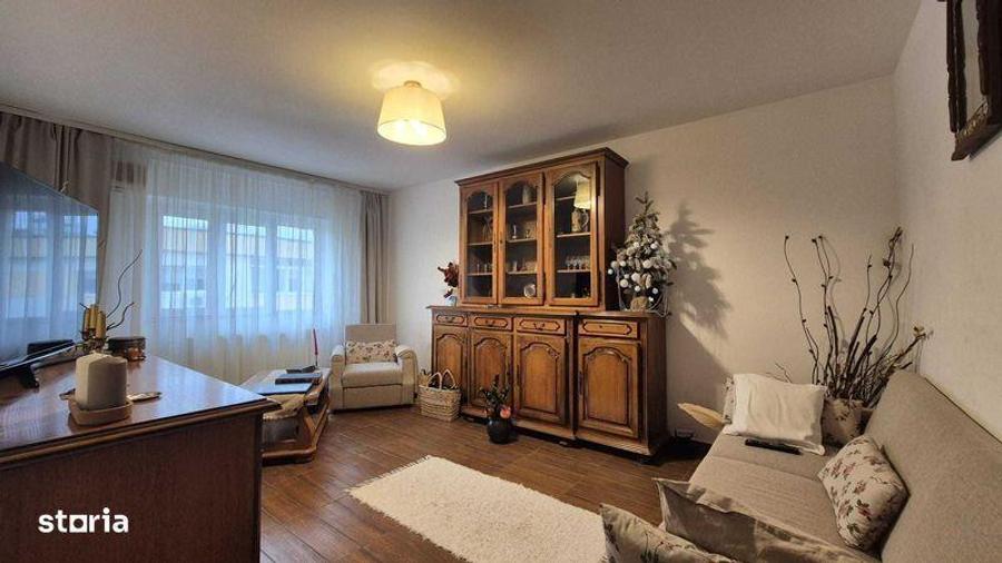 Apartament cu 3 camere decomandat în Rahova