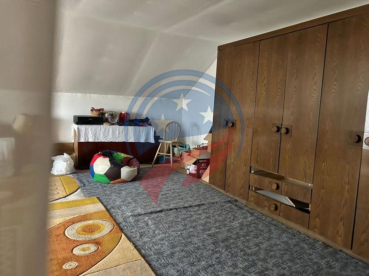 Casă cu 5 camere cu Canalizare în Popoveni