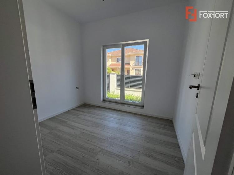 Duplex cu 4 camere cu Canalizare în Moșnița Nouă