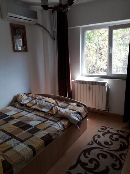 Apartament cu 3 camere decomandat în Gura Văii