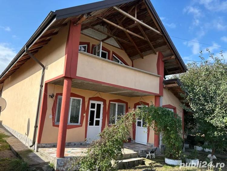 Casă cu 5 camere în Războieni