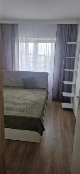 Apartament cu 3 camere decomandat în Exterior Vest