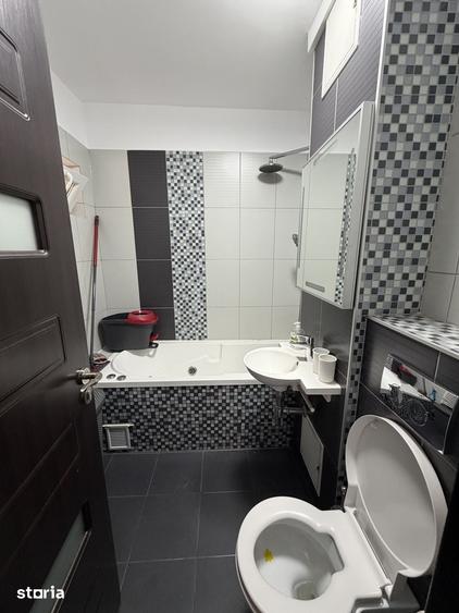 Apartament cu 3 camere decomandat în Berceni