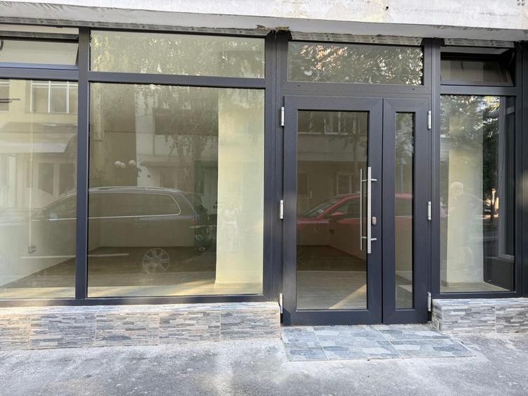 Spațiu comercial, de 80 mp, în Central