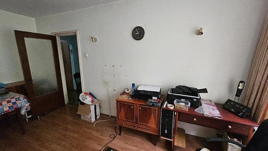 Apartament cu 3 camere decomandat în Alexandriei