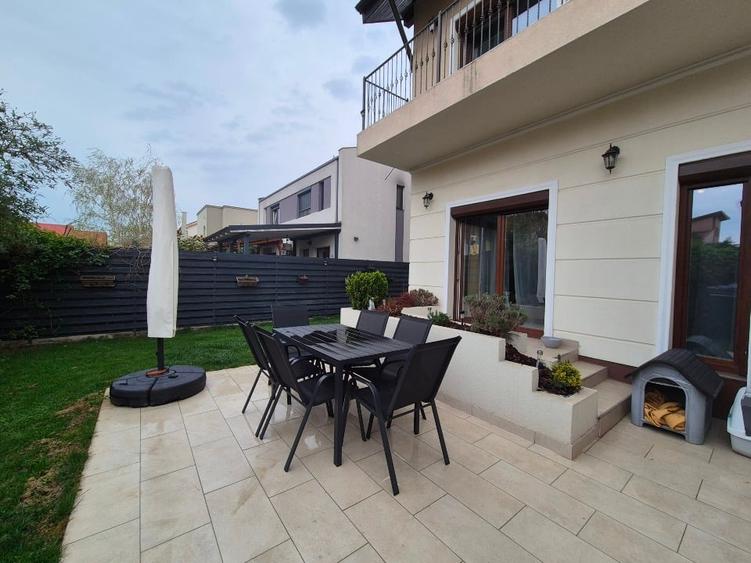 Duplex cu 4 camere cu Canalizare în Dumbrăvița