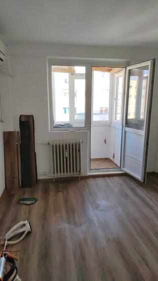 Apartament cu 2 camere semidecomandat în Sud