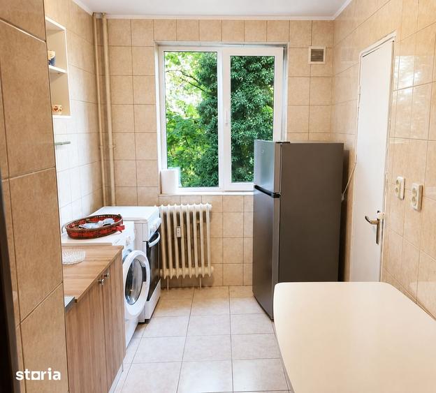 Apartament cu 3 camere decomandat în Drumul Taberei — fotografia 3