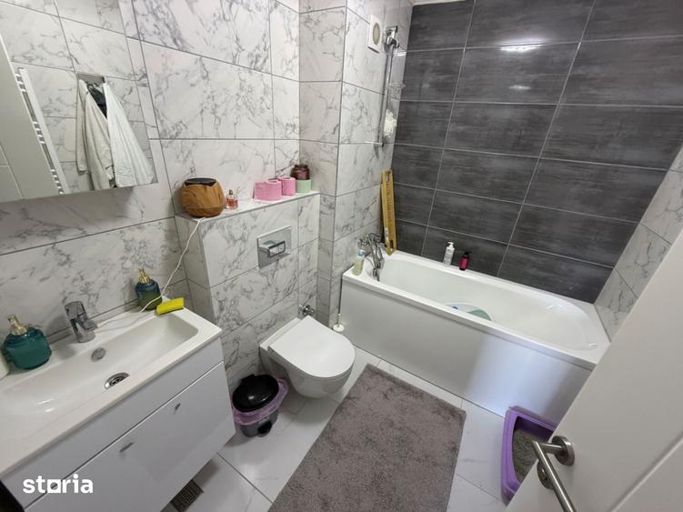 Apartament cu 3 camere decomandat, mobilat în Energia