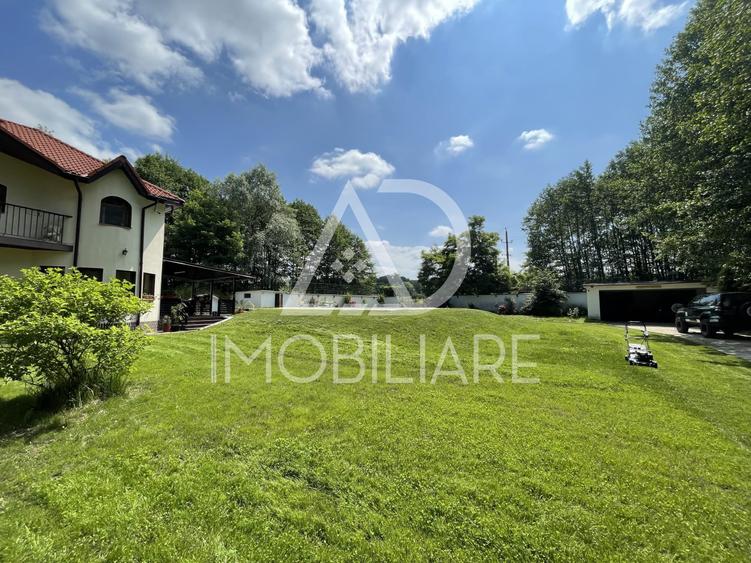Casă individuală cu 6 camere cu Garaj în Exterior Nord