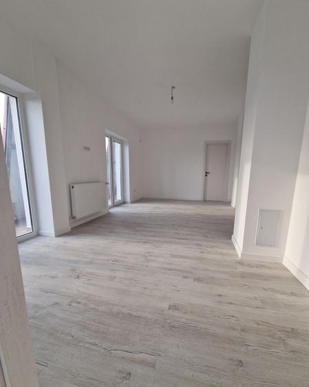 Apartament cu 2 camere semidecomandat în Titan