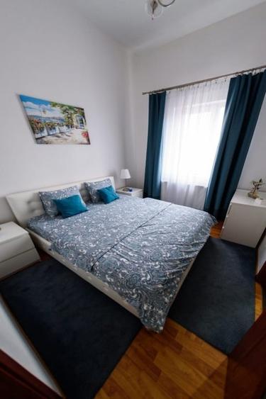 Apartament cu 3 camere decomandat, mobilat în Central