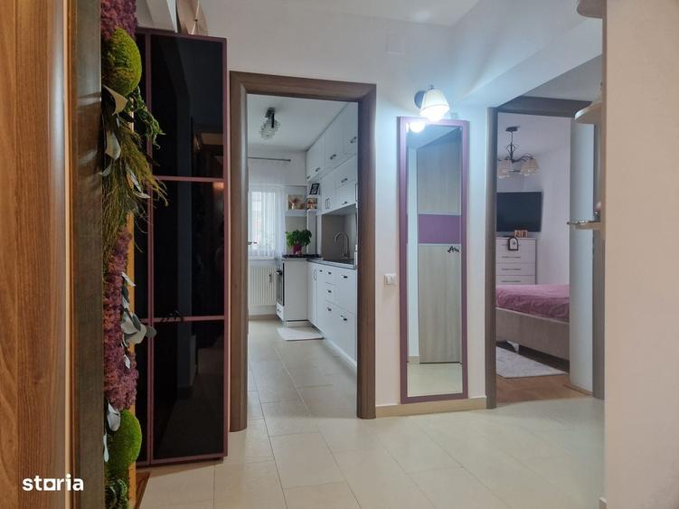 Apartament cu 3 camere decomandat în Central