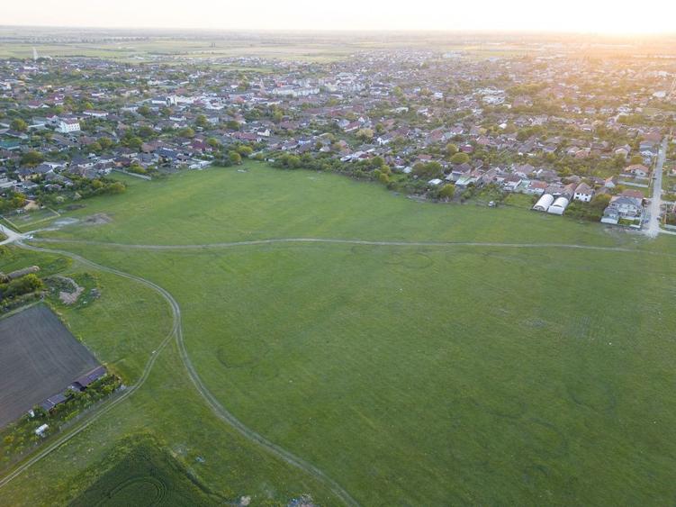 Teren intravilan 5,44 ha, Vladimirescu - 3