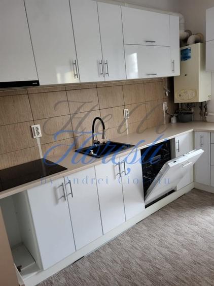 Apartament cu 3 camere decomandat în Florești