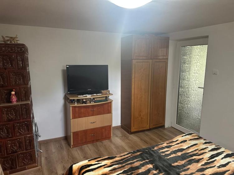Casă cu 5 camere cu Teren 910 Mp în Central