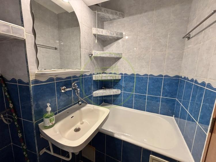 Apartament cu 2 camere semidecomandat, mobilat în Valea Rosie