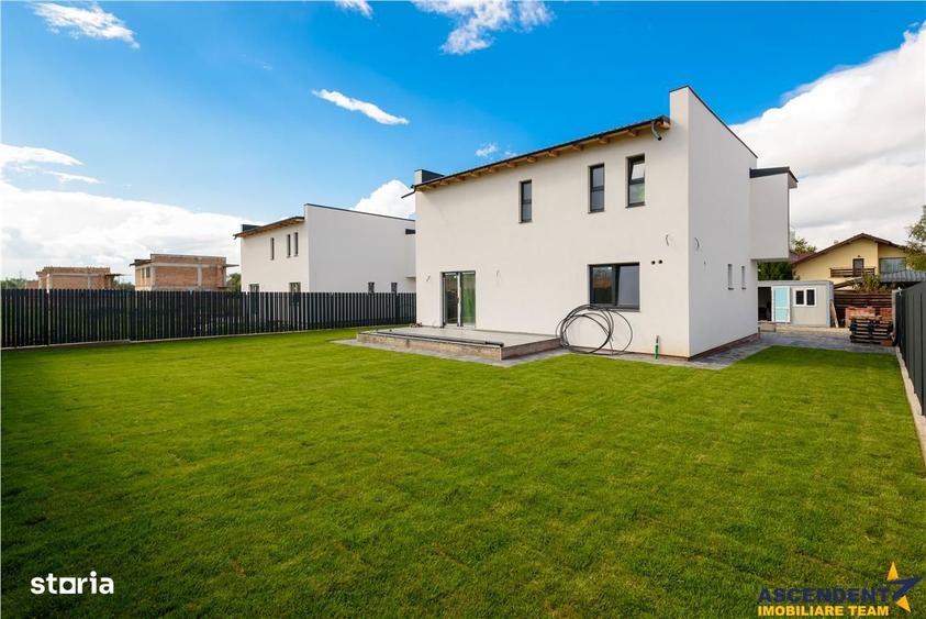 Casă cu 4 camere cu Teren 525 Mp în Sânpetru