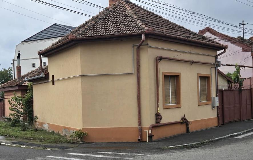 Casă cu 2 camere în Central