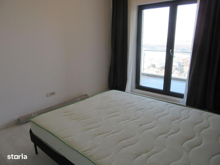 Apartament cu 3 camere semidecomandat în Fundeni