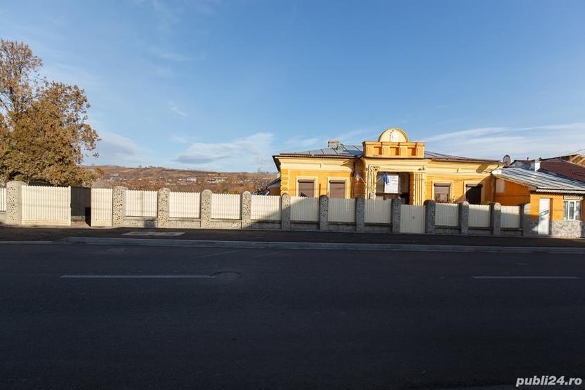 Casă cu 10 camere în Berești