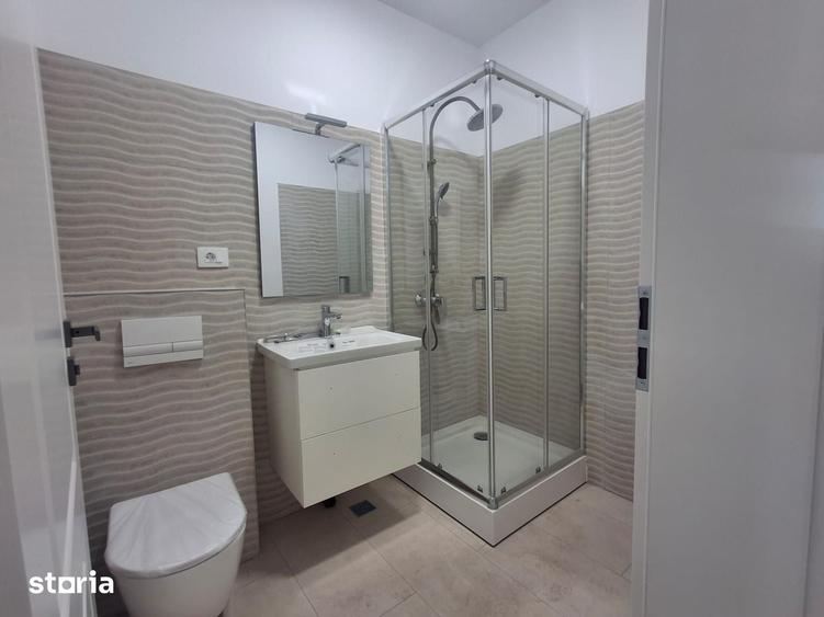 Casă cu 5 camere cu Teren 500 Mp în Bucium