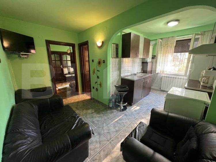 Apartament cu 2 camere semidecomandat, mobilat în Ultracentral