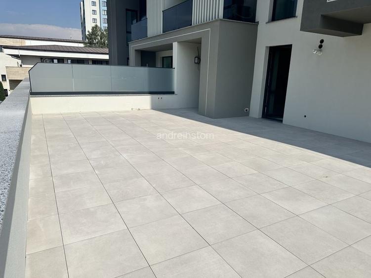 Apartament nou 3 camere, terasa 84 mp, loc de parcare, etaj 1, zona Metro