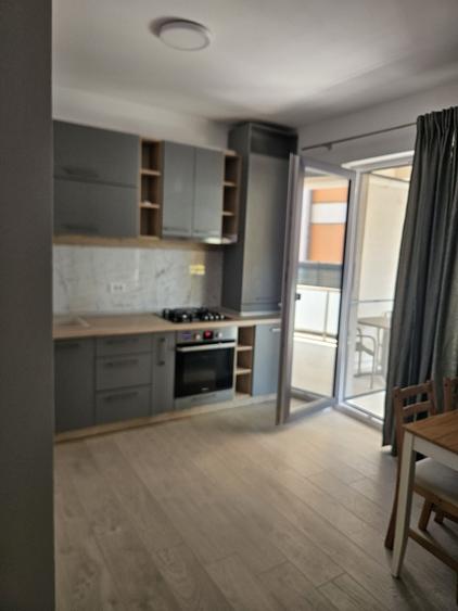 Apartament cu 3 camere în Dumbrăvița