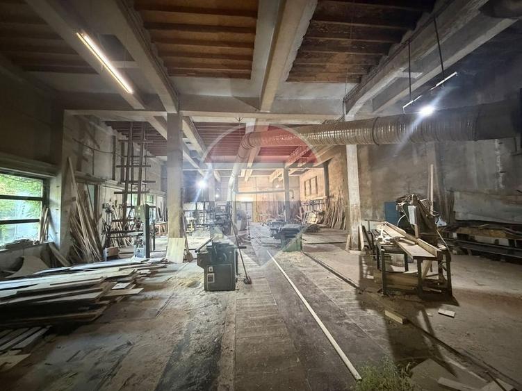 Spațiu industrial, de 724 mp, în Central