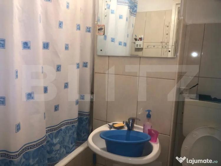 Apartament cu 4 camere decomandat, mobilat în Micro 15