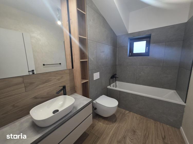 Casă cu 3 camere cu Teren 500 Mp în Noua