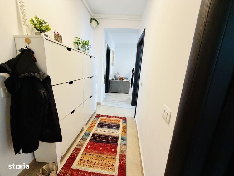 Apartament cu 3 camere decomandat în Roșu