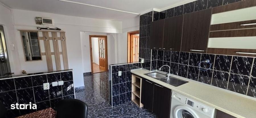 Inchiriez apartament 3 camere - 6