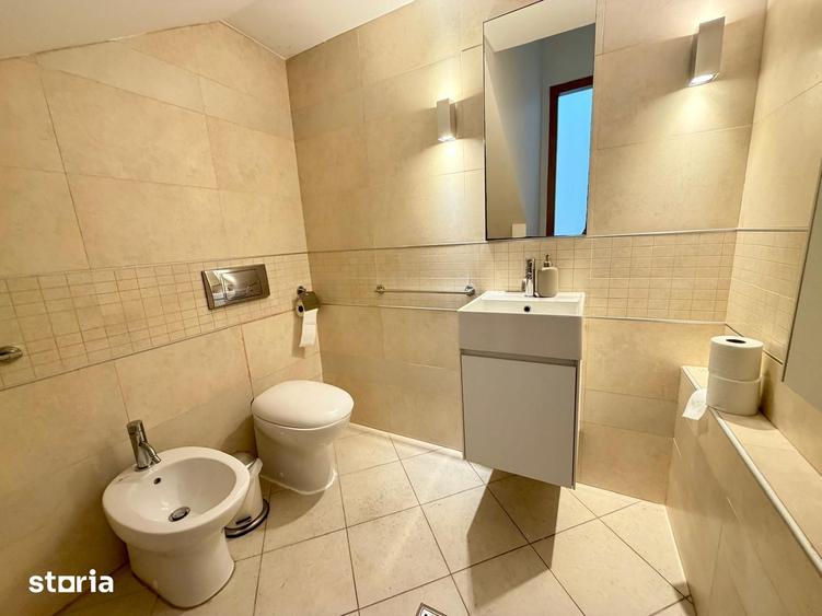 Casă cu 5 camere cu Teren 460 Mp în Central