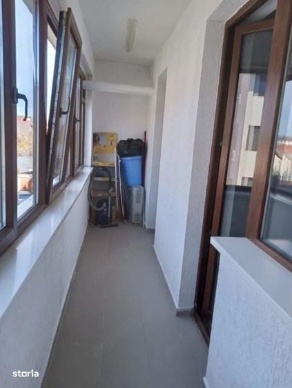 Garsonieră decomandată în Roșu