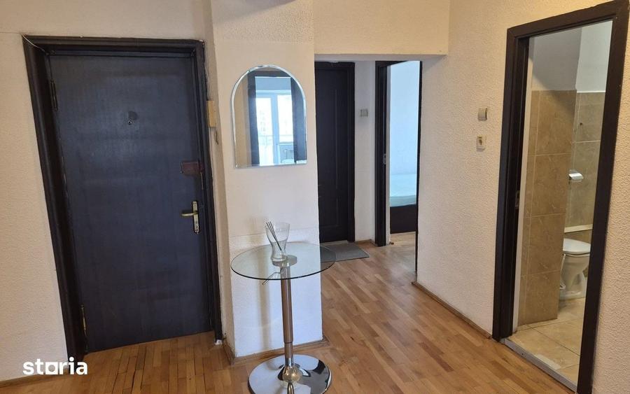 Apartament cu 3 camere în Centrul Civic