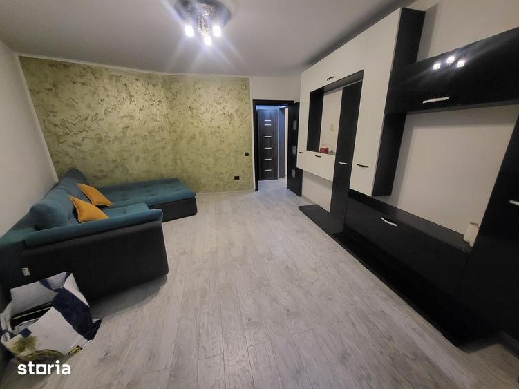 Apartament cu 2 camere decomandat în Micro 20