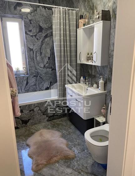 Apartament cu 3 camere decomandat în Girocului
